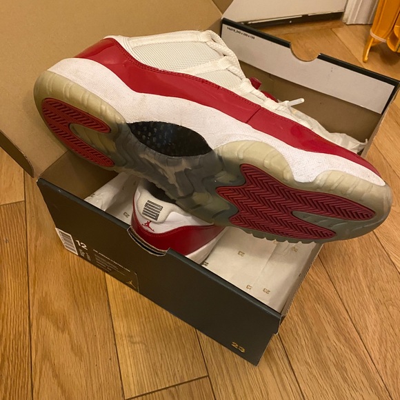 Jordan 11 lowtop cherry red - Picture 2 of 4